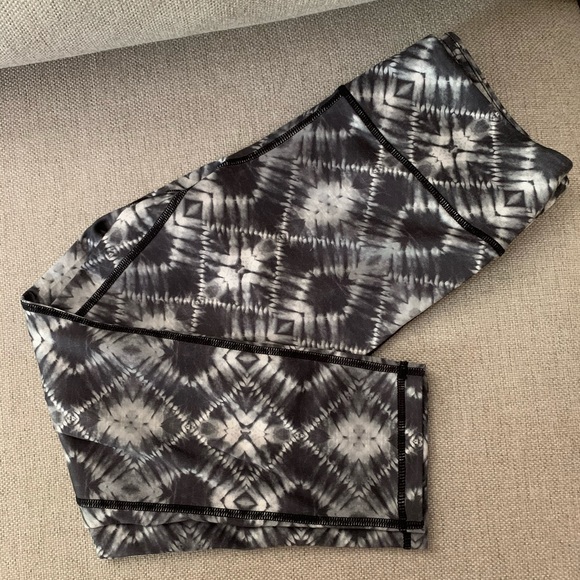 inner spirit capris leggings - Picture 1 of 4